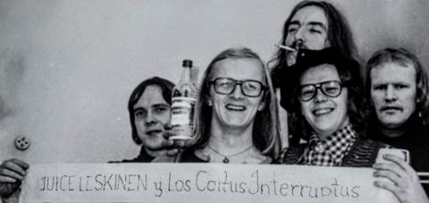 Valokuva Juice Leskinen &amp; Los Coitus Interruptus -yhtyeestä.