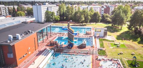 An aerial view of the Tampere outdoor swimming pool.
