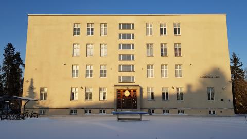 Hatanpään lukio talo