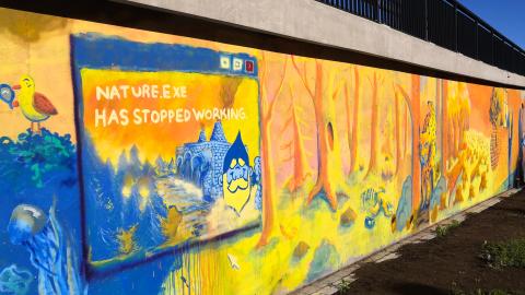 Muraali Rongan alikulussa. Kuvassa ympäristöaiheinen taideteos.