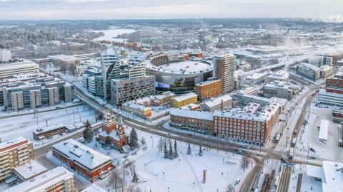 The surroundings and traffic of Sori Square and Nokia Arena in winter.