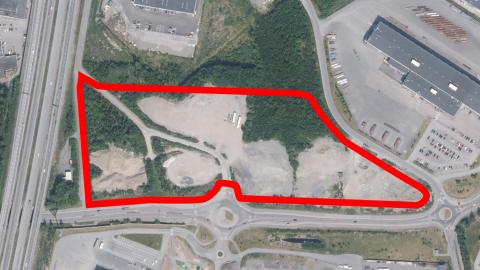 Karttakuva konseptihaussa olevasta Lahdesjärven alueesta, joka on rajattu punaisella.