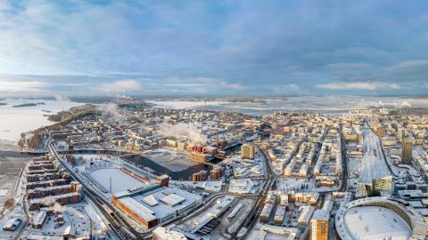 Kuvassa talvinen Tampereen keskustan maisema etelän suunnasta.