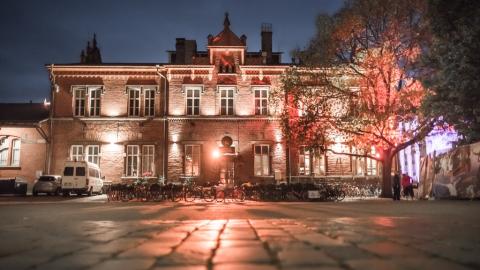 The Tullikamari Cultural Centre in the autumn evening twilight.