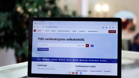 Tabletti, jossa avoinna Selko-PIKI-verkkokirjaston etusivu.