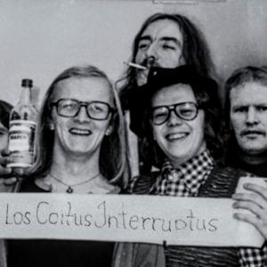 Valokuva Juice Leskinen &amp; Los Coitus Interruptus -yhtyeestä.