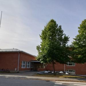 Kaarilan koulu pääovi