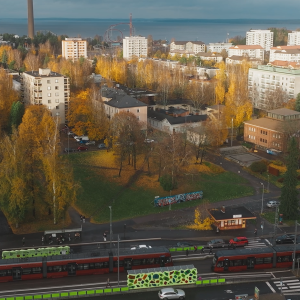 Taidemuseon ja Taidemuseonpuiston alueesta ilmakuva, kuvattuna syksyllä.