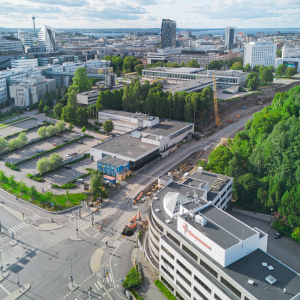 Yliopistontunnelin työmaa Viinikankadulla ilmasta kuvattuna.