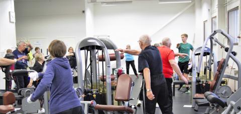  Guided gym training for people over 60 years old.