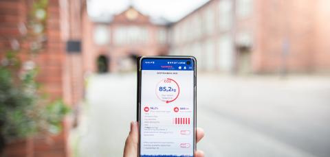 Liikkumisen hiilijalanjälkilaskuri älypuhelimen näytöllä.