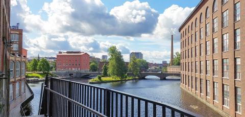 Näkymä Vapriikin sillakkeelta Tammerkosken alajuoksulle.