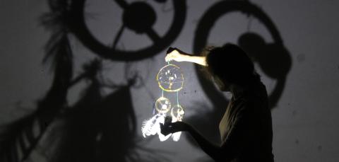 Kuva Taidekaaren varjoteatteripajasta