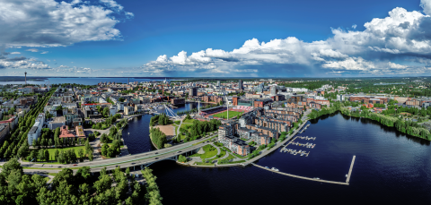 Tampere city center photographed from the air, from Lake Pyhäjärvi towards Ratina.