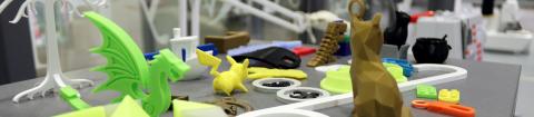3D-tulostettuja tavaroita Makerspace Tekomossa.