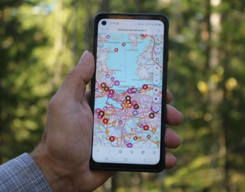 The map service for outdoor recreation and hiking in mobile phone