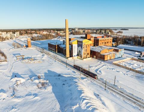 Talvinen Hiedanrannan maisema.