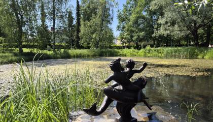 Suihkulähde Lampipuistossa.