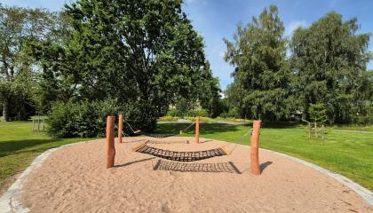 Järvensivunpuiston riippumatot.