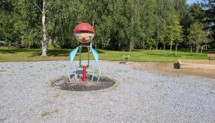 Perkiönpuiston leikkipaikka.