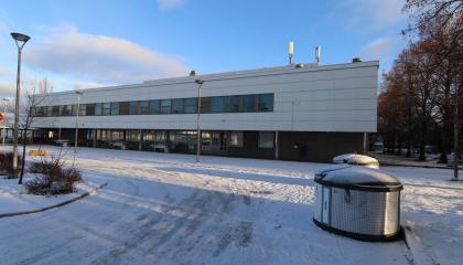 Hatanpään koulun Koivistontien koulutalo.