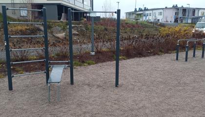 Tervaslammenpuisto outdoor gym equipment.