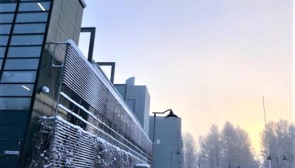 Tampereen aikuislukio talvella