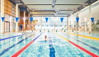 Uintikeskuksen iso allas.