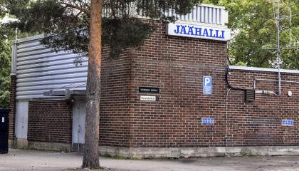 Hervannan jäähallin sisäänkäynti