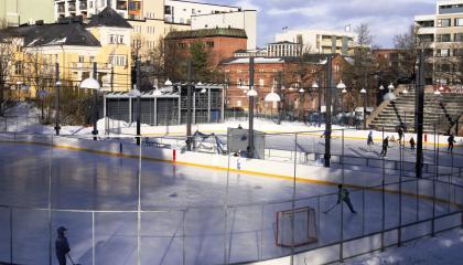 Koulukadun tekojääkenttä 