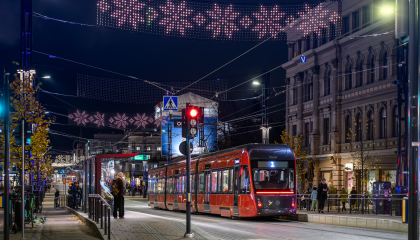 Tram rides along the Hämeenkatu. 