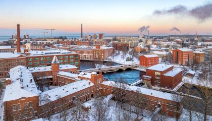 Frenckellin tiilimaisemat taivaalta kuvattuna.