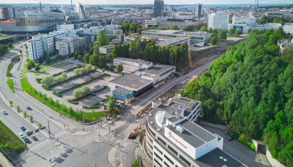 Yliopistontunnelin työmaa Viinikankadulla ilmasta kuvattuna.