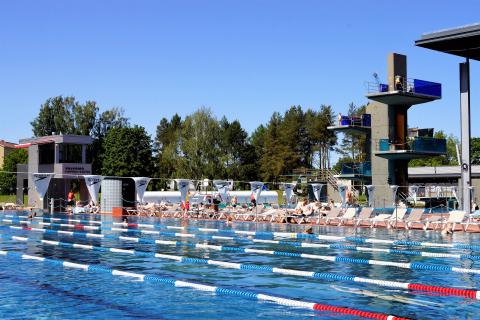 Maauimalan uima-allas kesäkuun alussa 2023.