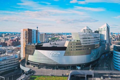 Nokia Arena ja taustalla kaupunkimaisema. 