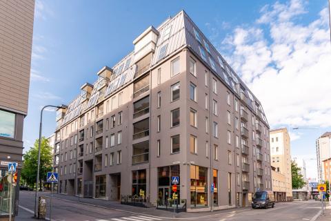 Otavallanhovin julkisivu katunäkymässä.