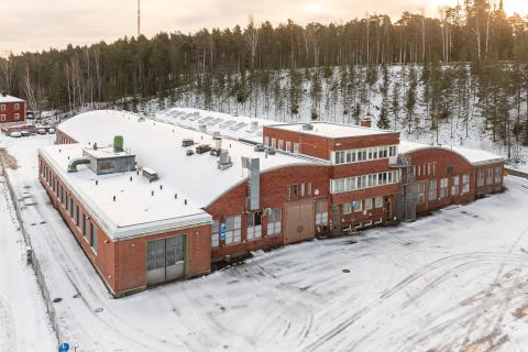 Ilmakuva talvisesta Rollikkahallista.