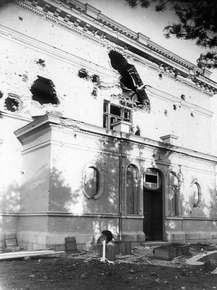 Bombed Näsilinna in 1918.